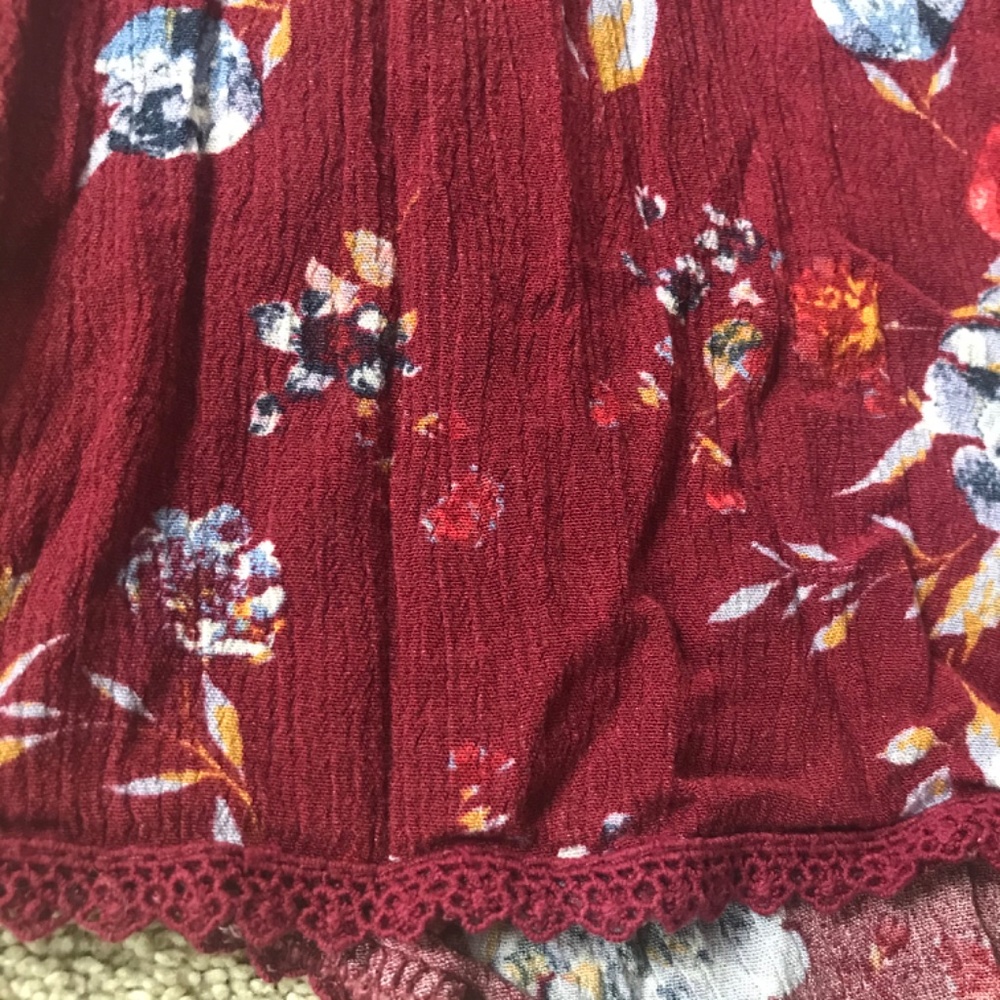 🍒Beautiful Floral Lace Top - Picture 3 of 9